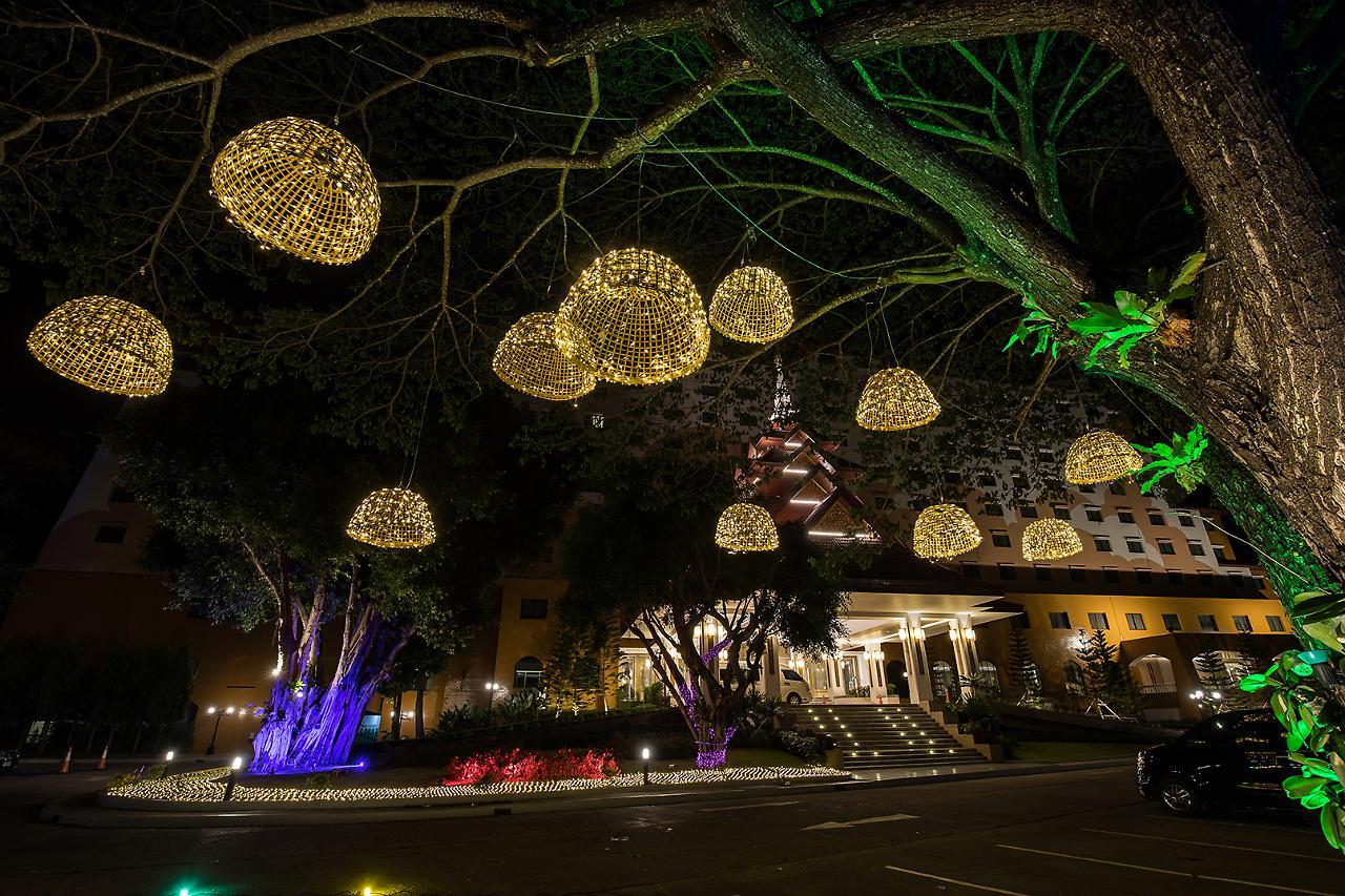 The Heritage Chiang Rai Hotel And Convention Exterior foto The 2016 Holiday Light Festival