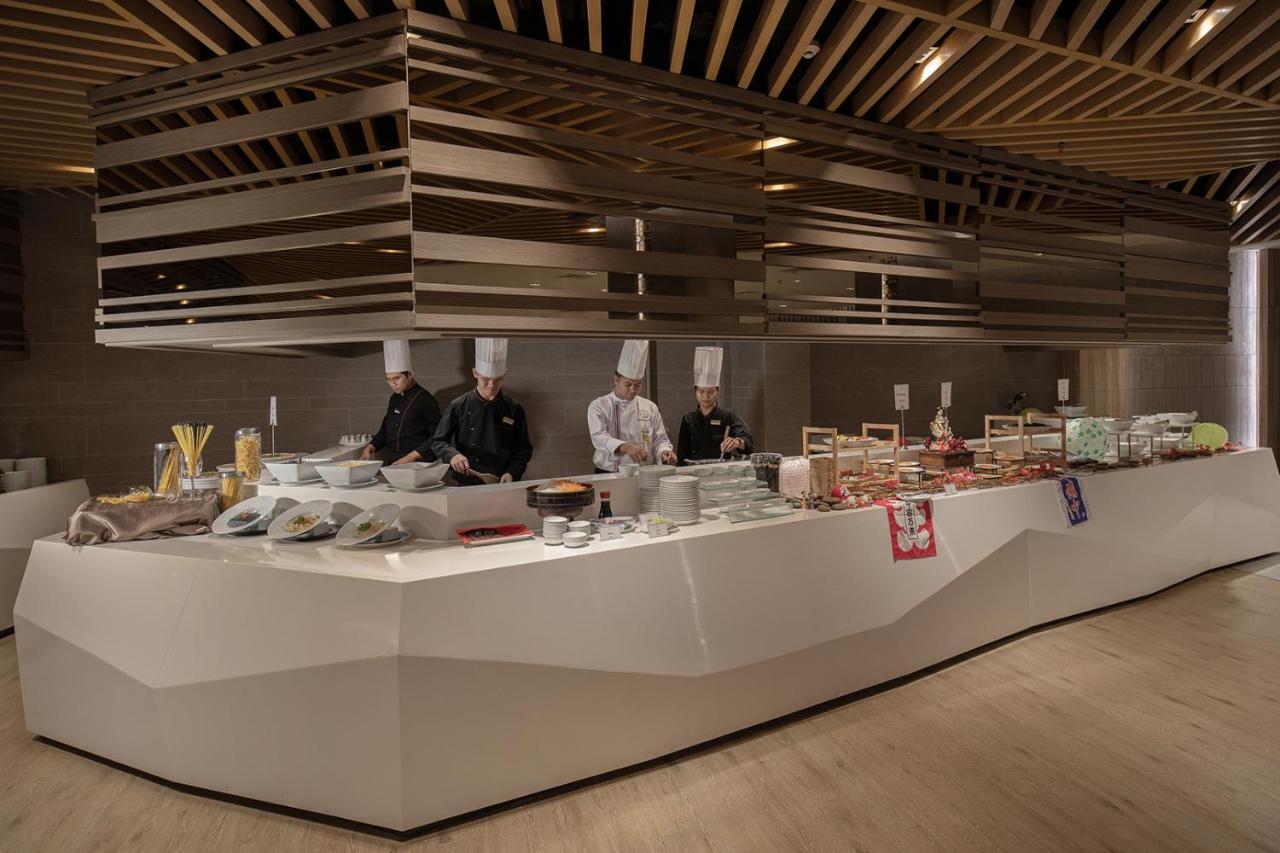 The Heritage Chiang Rai Hotel And Convention Exterior foto Live Kitchen