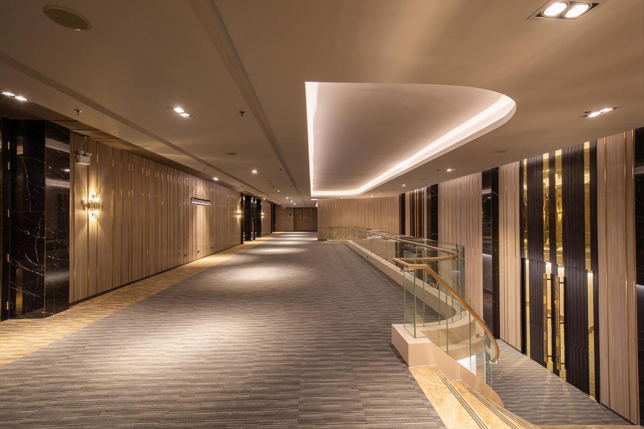 The Heritage Chiang Rai Hotel And Convention Exterior foto The interior of the hotel
